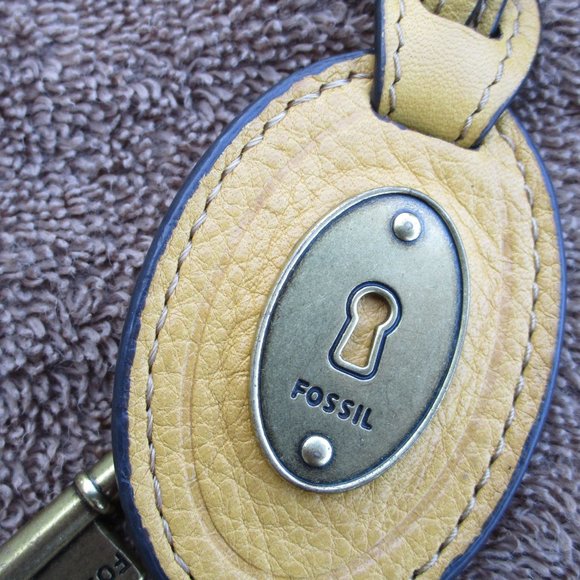 Fossil Tan Purse - Picture 3 of 16